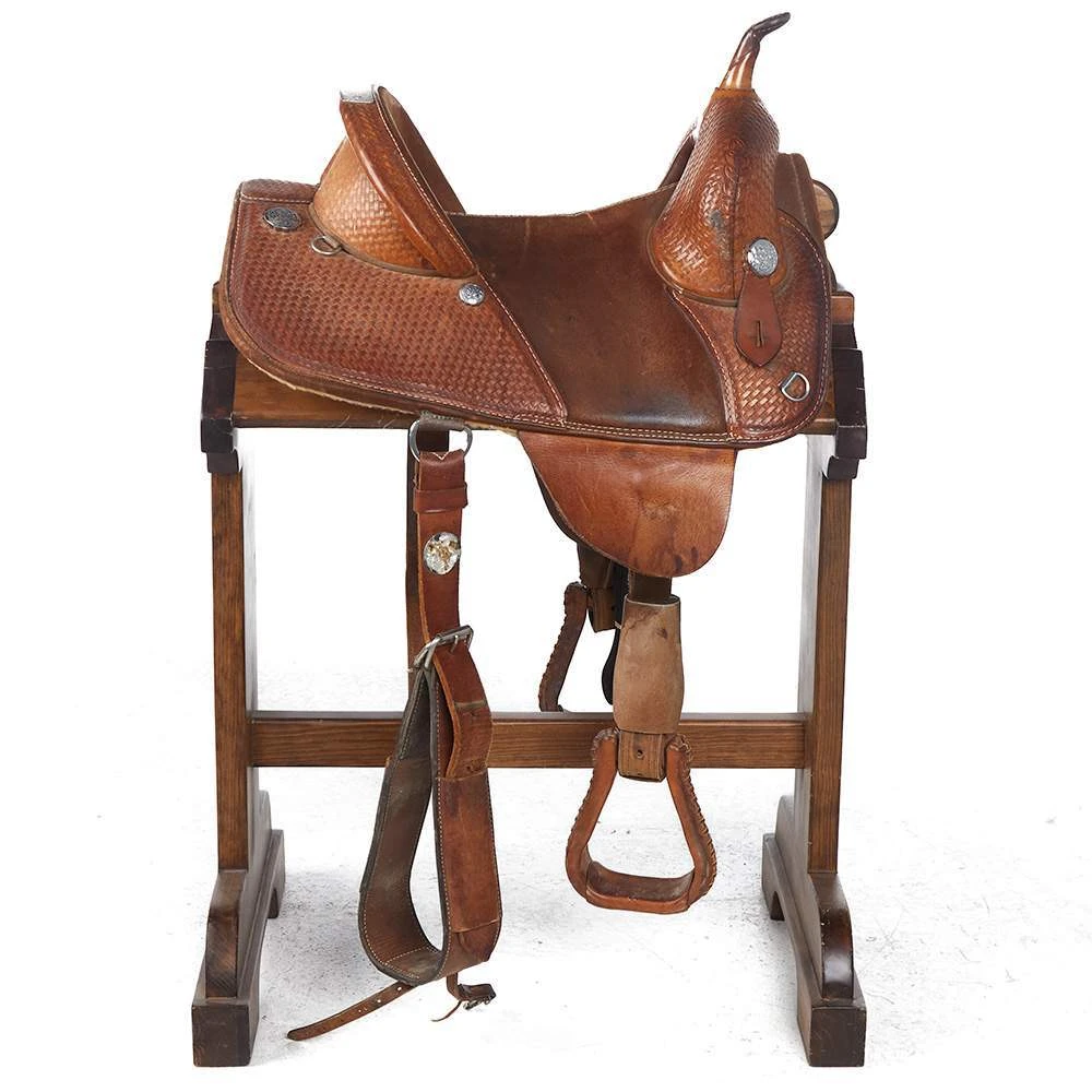 NRS Used 13.5in. Circle Y Treeless Barrel Saddle 2 NRS Used 13.5in. Circle Y Treeless Barrel Saddle - Image 2